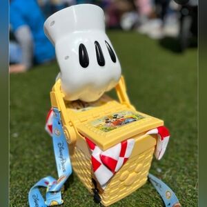 Disney Hand Picnic Basket Mickey Mouse Runaway Railway Perfect Popcorn Bucket
